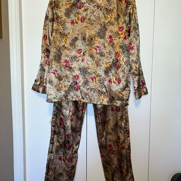 Soya Intimates Silk Style Pyjama Set - Picture 6 of 12